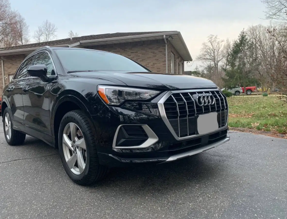 Audi Q3 • 2020 • 6 km 3