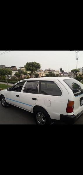 Toyota Corolla • 2002 • 180,000 km 1