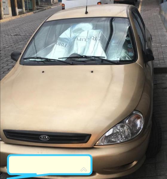 Kia Rio • 2001 • 208,830 km 2