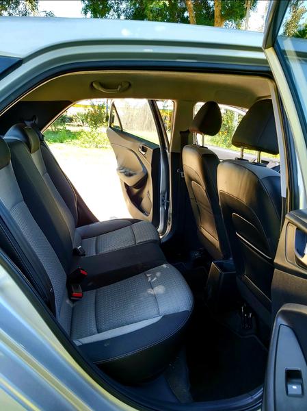 Hyundai i20 • 2017 • 2,400 km 5