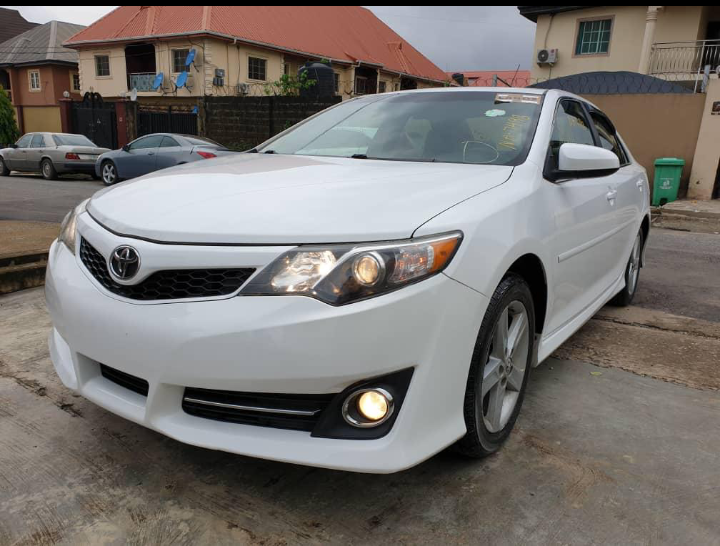 Toyota Camry • 2012 • 97,178 km 3