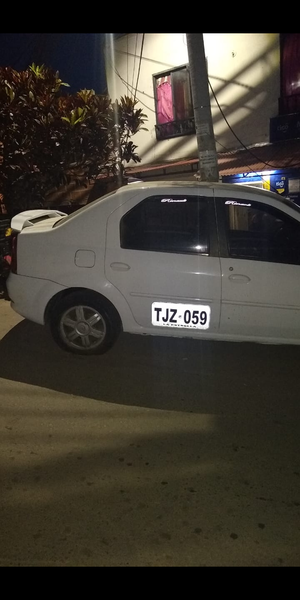 Renault 12 • 2012 • 26,000 km 6