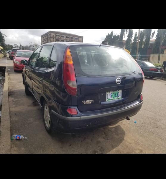 Nissan  • 2004 • 11,783 km 3