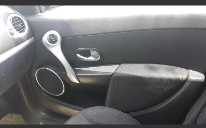 Renault Clio • 2008 • 88,600 km 2