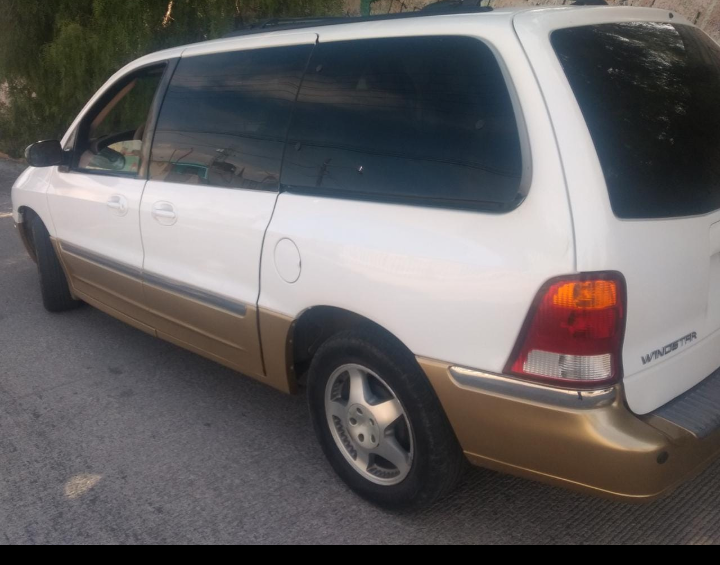 Ford Windstar • 2000 • 20,000 km 10