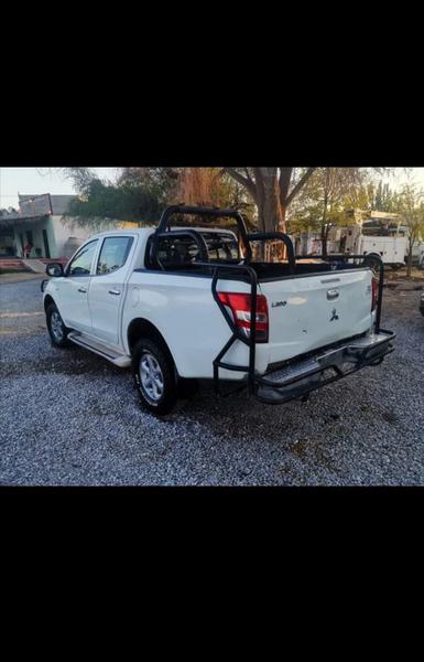 Mitsubishi L200 • 2017 • 150,000 km 3