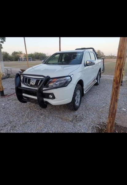 Mitsubishi L200 • 2017 • 150,000 km 1