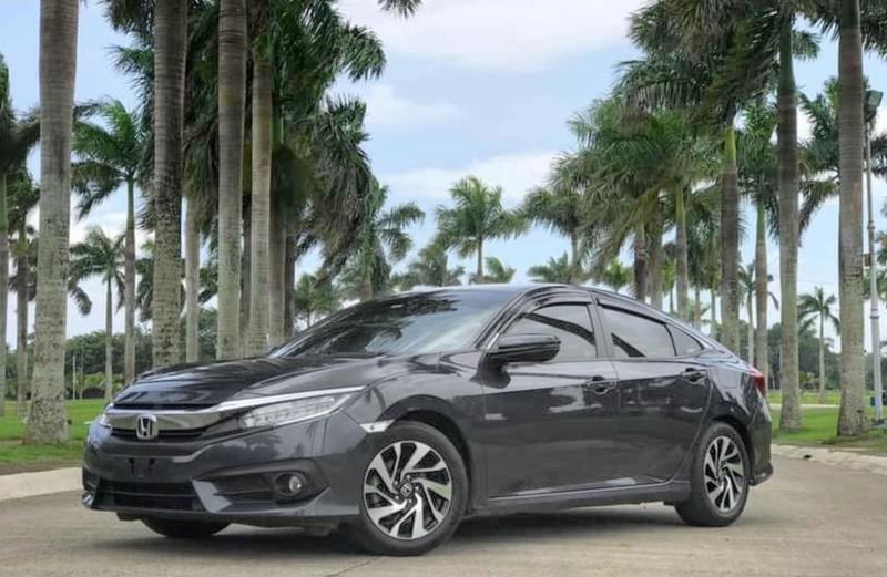 Honda Civic • 2018 • 20,000 km 3