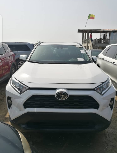 Toyota RAV4 • 2013 • 25,000 km 2
