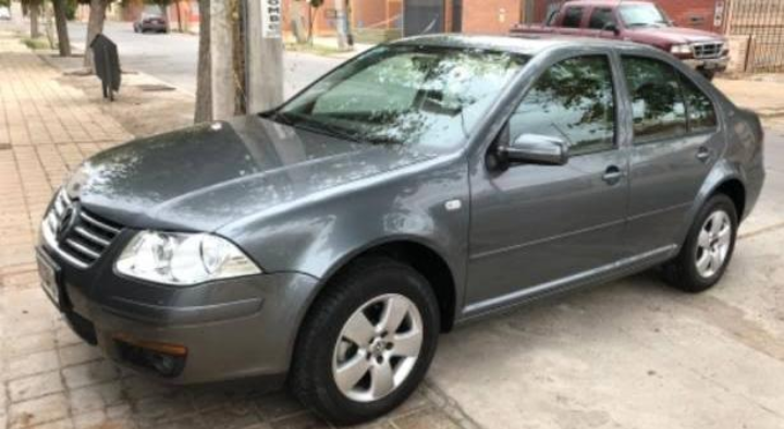 Volkswagen Bora • 2010 • 100,000 km 3