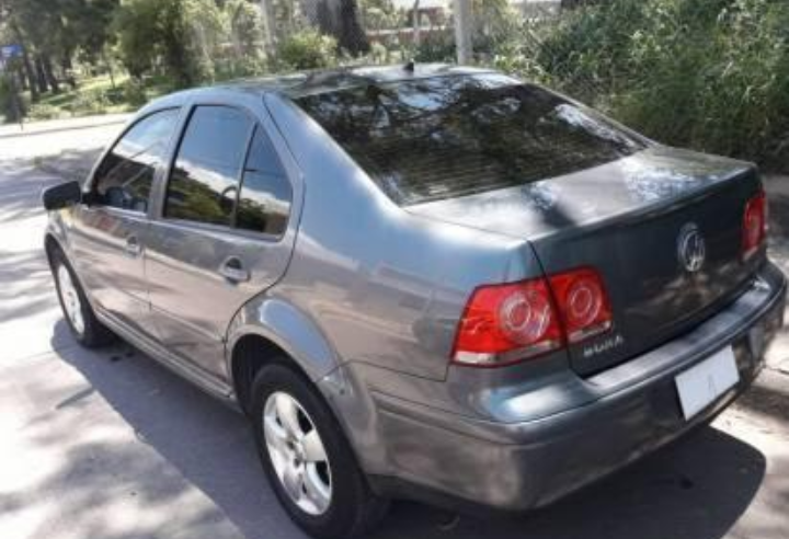 Volkswagen Bora • 2010 • 100,000 km 4