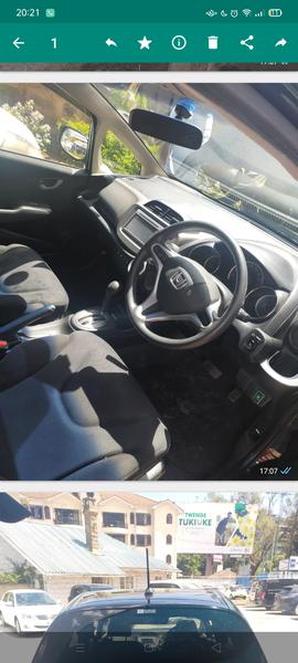 Honda Fit • 2013 • 94,000 km 4