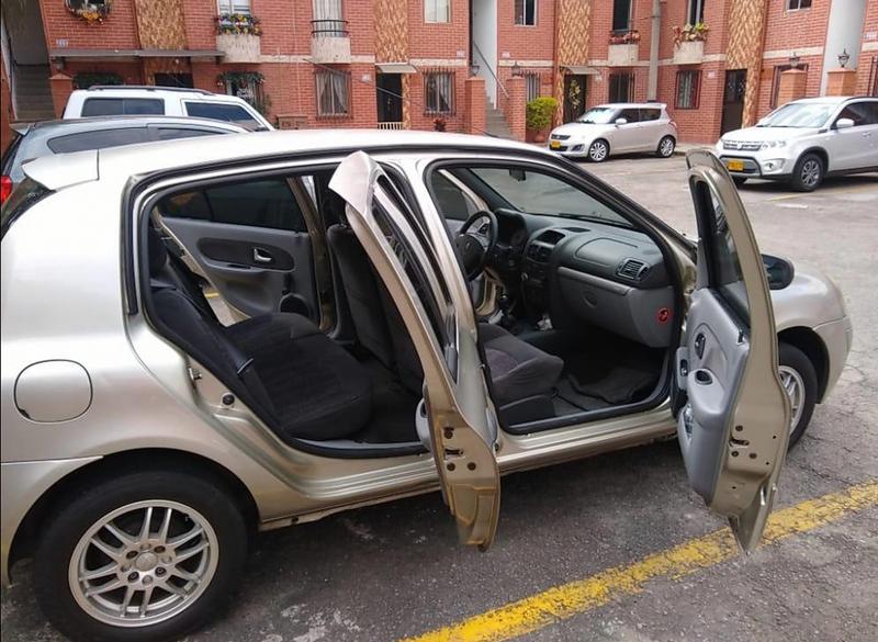 Renault Clio • 2008 • 154 km 3