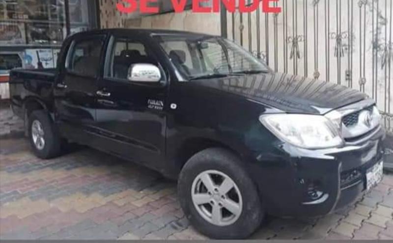 Toyota Hilux • 2011 • 100,000 km 1