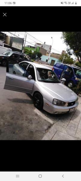 Hyundai Elantra • 2002 • 13,700 km 2