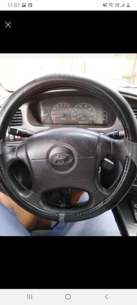 Hyundai Elantra • 2002 • 13,700 km 1