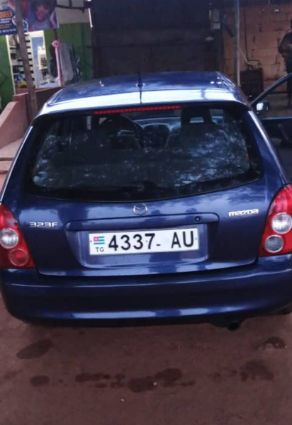 Mazda 323 • 2002 • 241,000 km 3