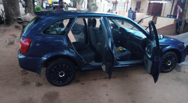 Mazda 323 • 2002 • 241,000 km 5