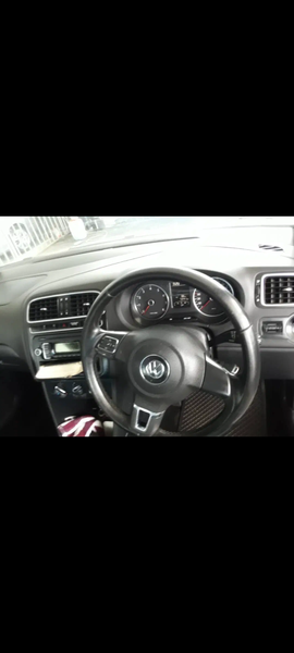 Volkswagen Polo • 2013 • 73,000 km 4