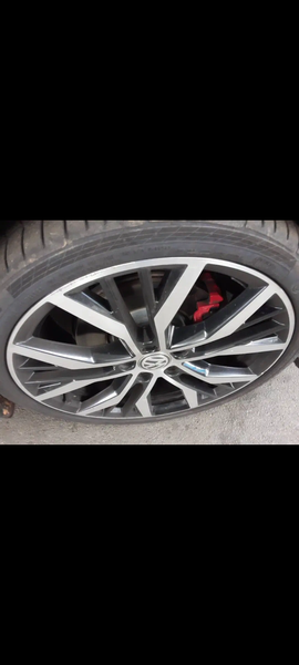 Volkswagen Golf • 2015 • 85,000 km 10