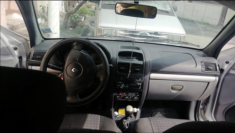 Renault Clio • 2009 • 161,000 km 8