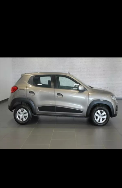 Renault Clio • 2017 • 41,900 km 3