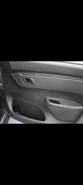 Renault Clio • 2017 • 41,900 km 2