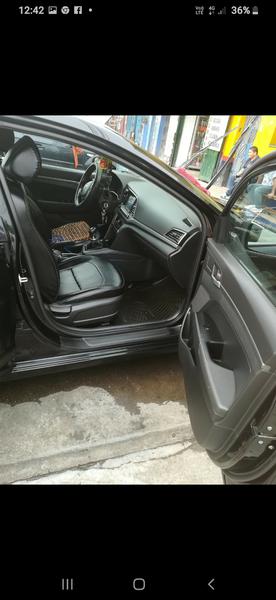 Hyundai Elantra • 2017 • 200,000 km 2