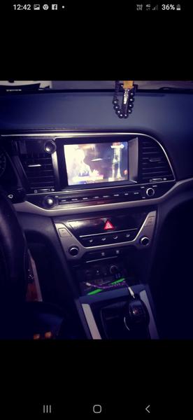 Hyundai Elantra • 2017 • 200,000 km 3