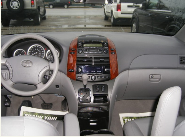 Toyota Sienna • 2005 • 110,011 km 10