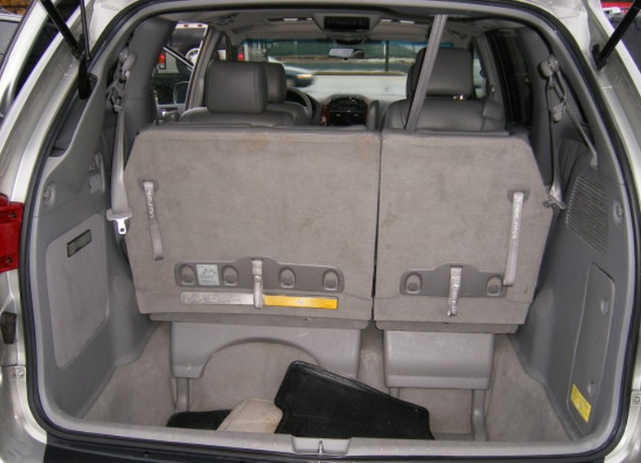 Toyota Sienna • 2005 • 110,011 km 7