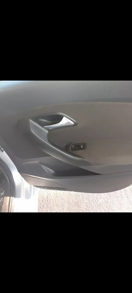 Volkswagen Polo • 2010 • 96,000 km 4