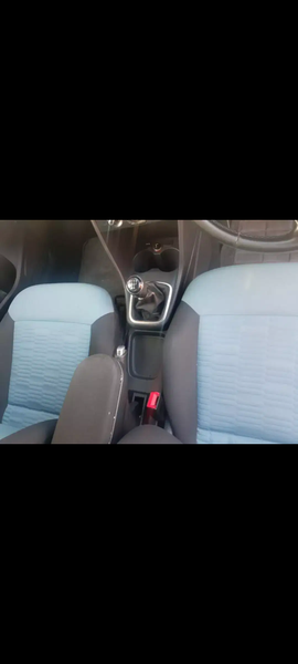 Volkswagen Polo • 2013 • 105,000 km 3