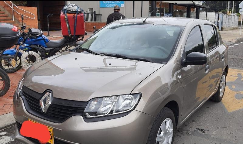 Renault Sandero • 2018 • 10,200 km 1