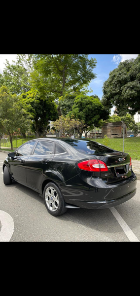 Ford Fiesta • 2012 • 111,000 km 4