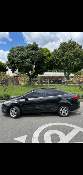 Ford Fiesta • 2012 • 111,000 km 8