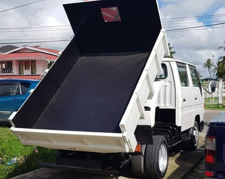 Toyota Yaris Hatchback • 2008 • 23,000 km 5