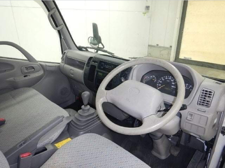 Toyota Yaris Hatchback • 2008 • 23,000 km 3