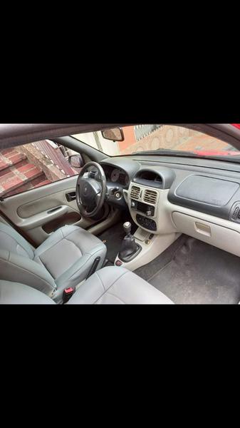 Renault Clio • 2004 • 128,000 km 3