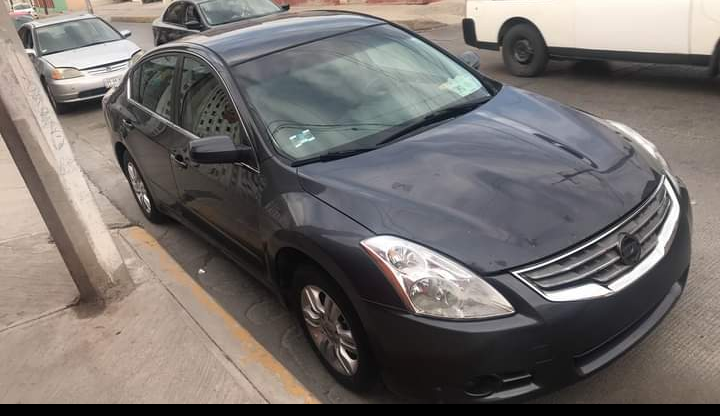 Nissan Altima • 2012 • 190,000 km 3