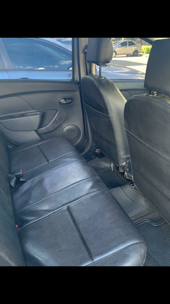 Renault Logan • 2018 • 53,150 km 10