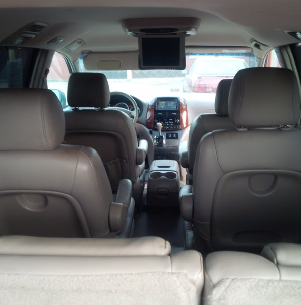 Toyota Sienna • 2005 • 2,325 km 3