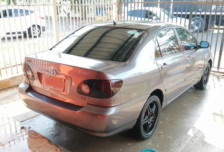 Toyota Corolla • 2005 • 200,000 km 3