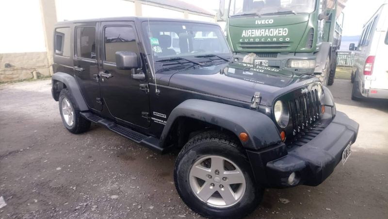 Jeep Wrangler • 2011 • 96,000 km 2