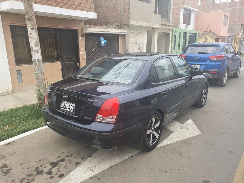 Hyundai Elantra • 2007 • 200,000 km 2