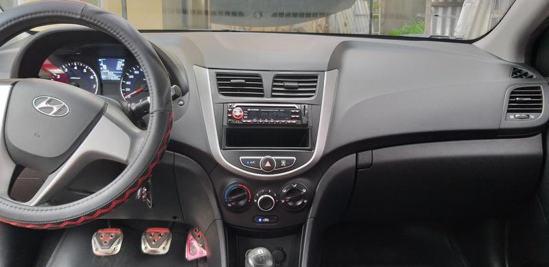 Hyundai Accent • 2014 • 18,000 km 4