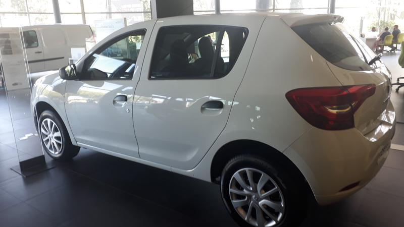 Renault Sandero • 2021 • 11,111 km 4