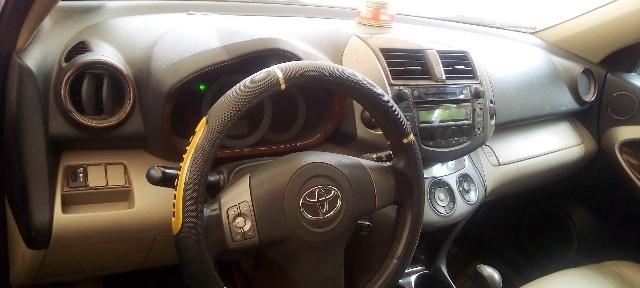 Toyota RAV4 • 2007 • 180 km 6