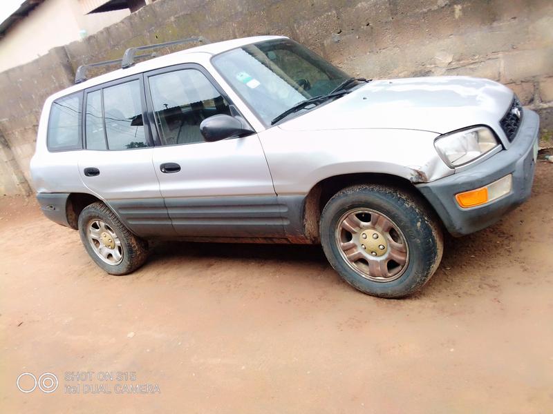 Toyota RAV4 • 1999 • 100,000 km 2