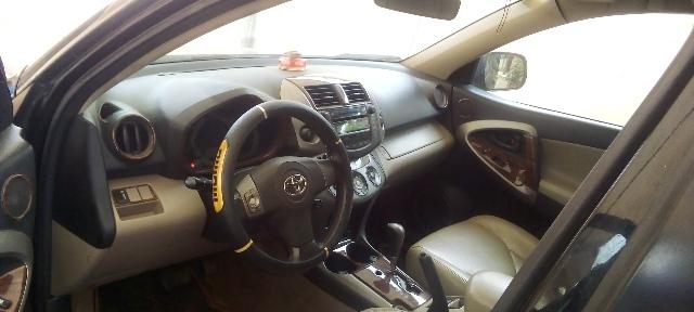Toyota RAV4 • 2007 • 180 km 3